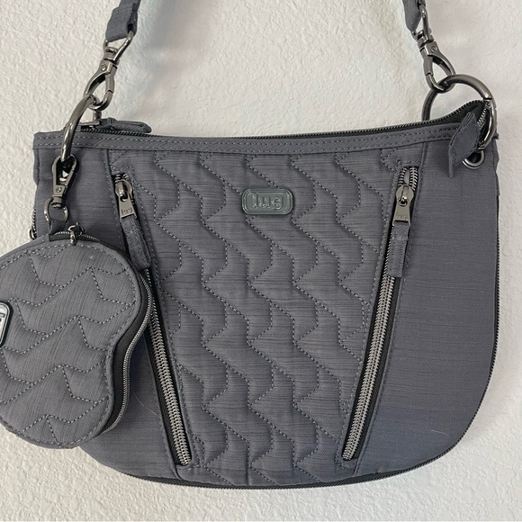 NWOT! Lug Swivel Convertible Crossbody Bag with a Classic Heart Pouch Included! - Picture 6 of 12